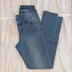 Light wash skinny jeans